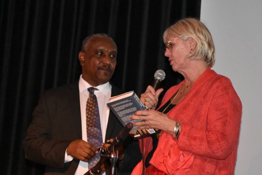 حقائق جديدة في المشهد السياسي السوداني قضايا السلام والديمقراطية وتحديات البناء الوطني