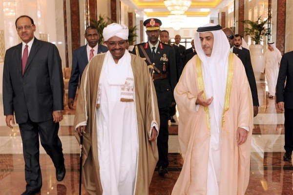 البشير والأزمة الخليجية: حياد أم انحياز؟