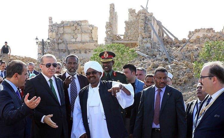 مَنَافِذَنَاْ اَلْبَحْرِيَّة وَاَلْهُرَوْبُ اَلْإِسْلَاْمَوِيُّ اَلْوَشِيْكْ ..!