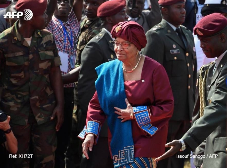 رئيسة ليبيريا السابقة سيرليف..أول إمرأة فى العالم تفوز بجائزة “مو ابراهيم للانجاز في القيادة الافريقية”