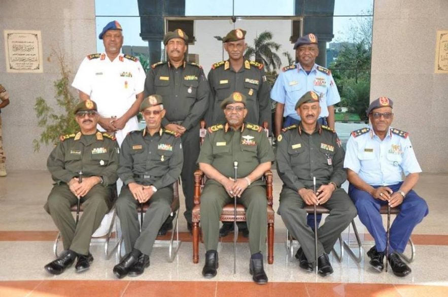 لماذا المُمانعة في إعادة هيكلة الجيش، ومن المستفيد؟