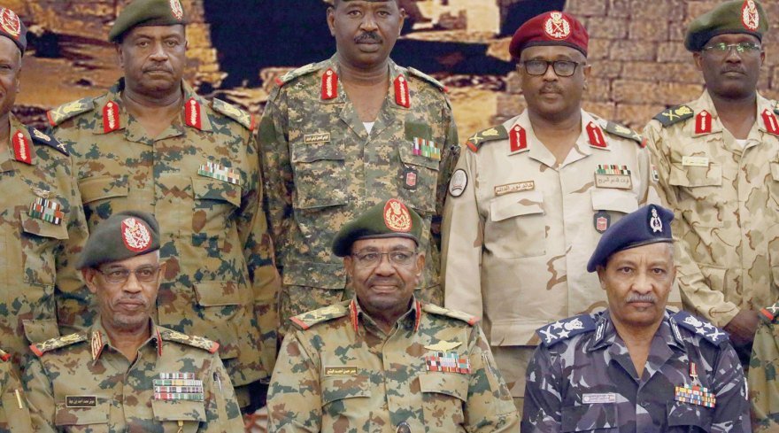 إعادة هيكلة الجيش السودانى مطلب ثورى وشعبى-«3» أعضاء حكومة الطوارئ في عهد الرئيس المخلوع عمر البشير