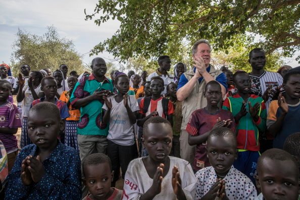 المدير التنفيذي لبرنامج الغذاء العالمي ديفيد بيسلي لدي زيارته لمنطقة (يابوس) في النيل الازرق . ديسمبر 2019