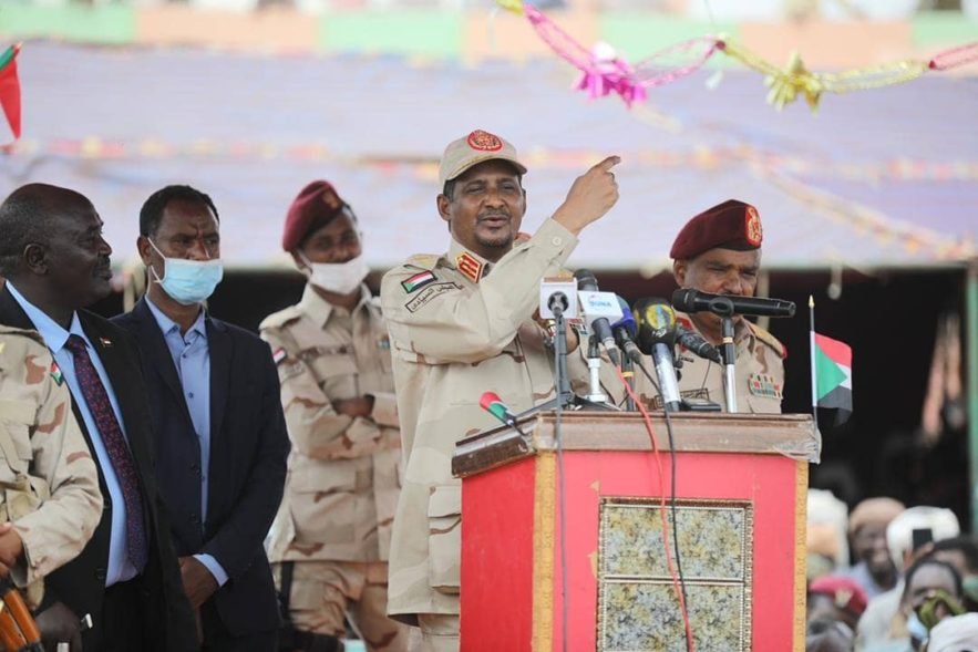 حميدتي يعلن العودة لدارفور ويدعو القوى السياسية لتشكيل الحكومة الانتقالية نائب رئيس مجلس السيادة،الفريق أول محمد حمدان دقلو