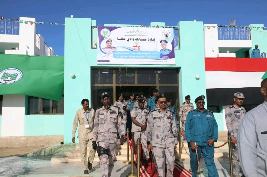 الجمارك تنفي فرض رسوم على أمتعة العائدين طوعاً عبر معبر أرقين