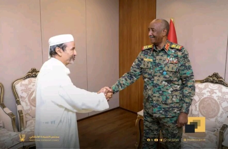 البرهان يؤكد متانة العلاقات السودانية المغربية وسفير المملكة يهنئ بالعودة للخرطوم