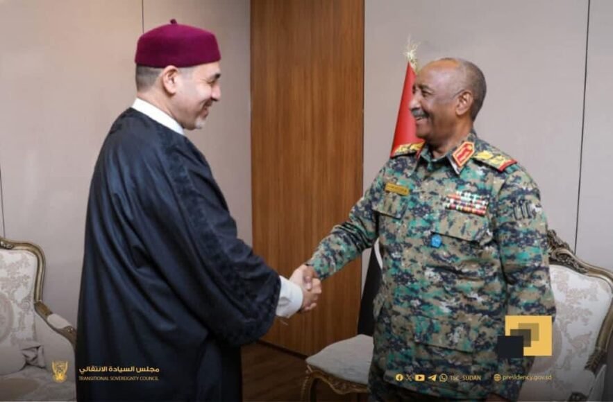 رئيس مجلس السيادة يلتقي سفير ليبيا لدى السودان لبحث العلاقات الثنائية