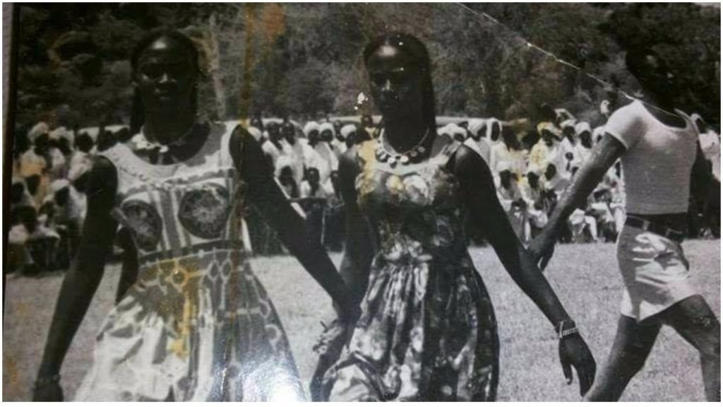 ياهولاء : مالعيب أن سعينا للحفاظ علي هويتنا الزنجية وثقافتنا الأفريقية…