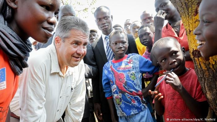 ألمانيا تدعو إلى تعزيز جهود السلام في جنوب السودان وتشيد بالنموذج الأوغندي في التضامن مع اللاجئين وزير خارجية ألمانيا، سيغمار غابرييل