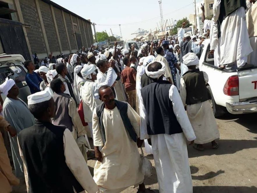 عمال الشحن بميناء بورتسودان يضربون عن العمل . 1 مايو 2018