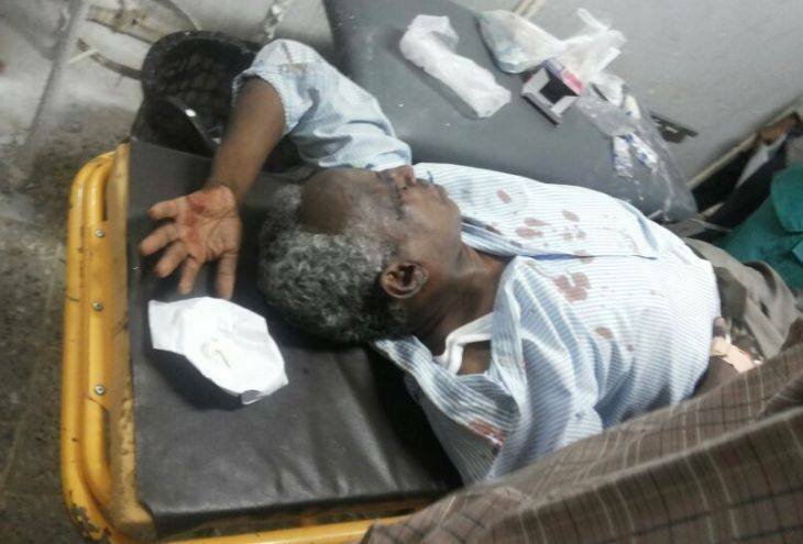 رئيس تحرير صحيفة التيار عثمان ميرغني بعد الأعتداء عليه من قبل ملثمين بمكاتب الصحيفة بالخرطوم . 20 يوليو 2014