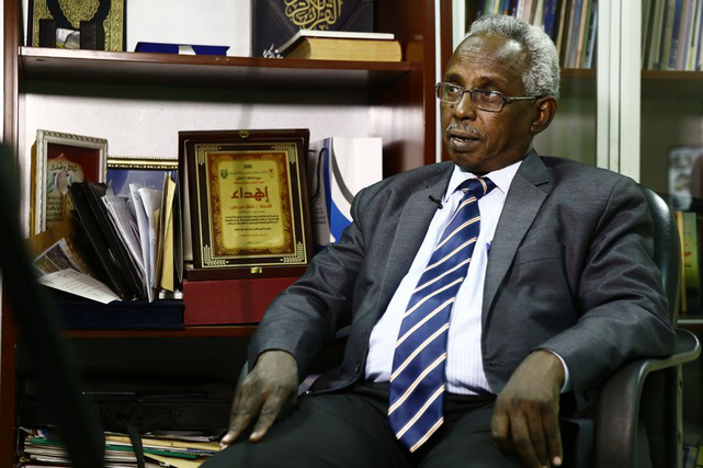 عثمان ميرغني– رئيس تحرير صحيفة التيار السودانية يتحدث لوكالة الصحافةالفرنسية . 25 فبراير 2017 صورةل(أ ف ب)