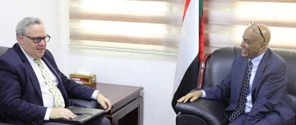 المبعوث البريطاني ووكيل وزارة الخارجية السودانية