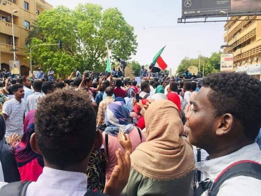 متظاهرون في الخرطوم يطالبون بإستقلالية القضاء . 12 سبتمبر 2019 صورة من (مواقع التواصل الاجتماعي)