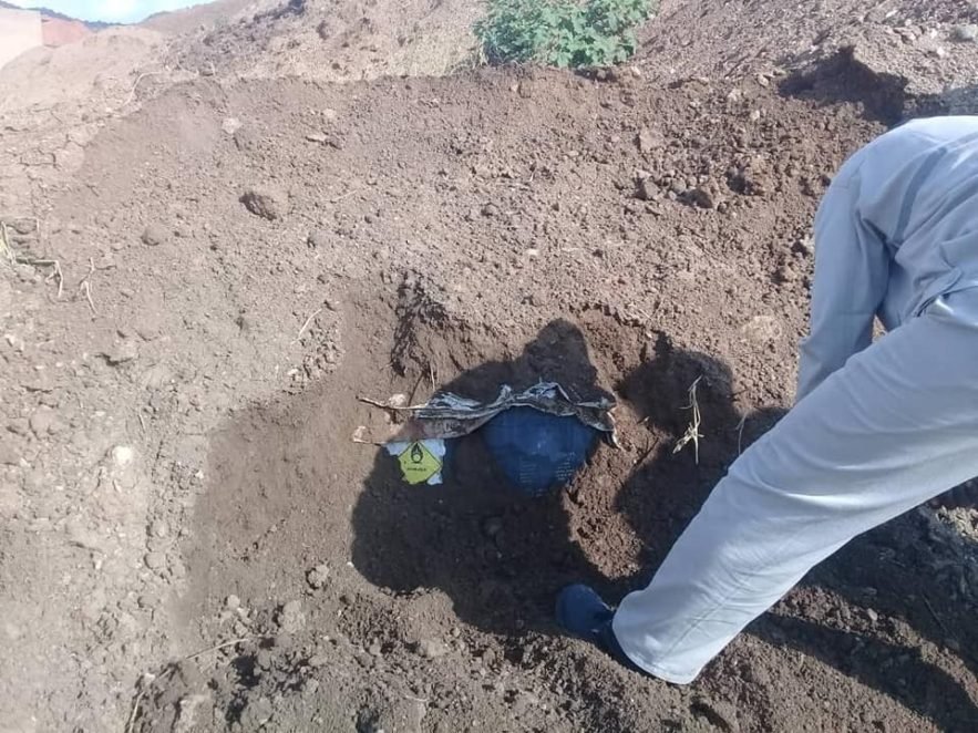 مواد من السيانيد مدفونة تحت الأرض وتم استخراجها من قبل مواطنيين بمنطقة الجغرور بولاية جنوب كردفان