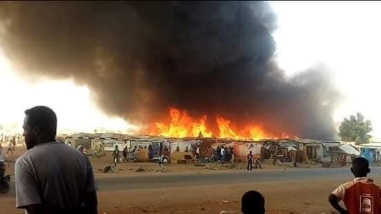 حريق مخيم اللاجئين من جنوب السودان