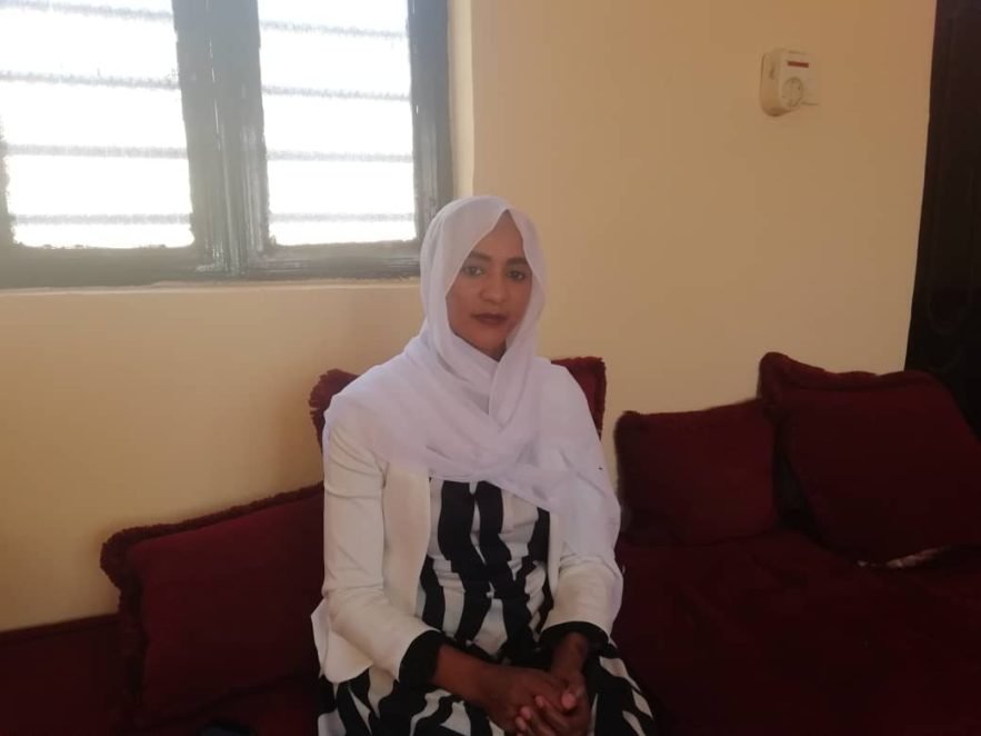 أماني موسى هلال ل”صوت الهامش” : والدي ليس مطلوباََ للمحكمة الجنائية ونؤيد مبدأ عدم الإفلات من العقاب