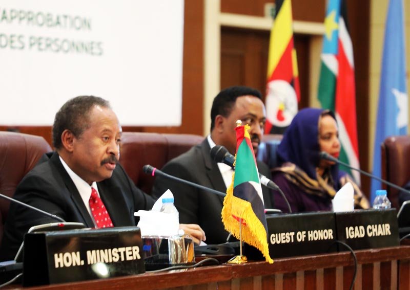 رئيس الوزراء السوداني عبدالله حمدوك يخاطب الاجتماع الوزاري لتدشين بروتكول حرية تنقل الأشخاص لدول الايقاد .(سونا)