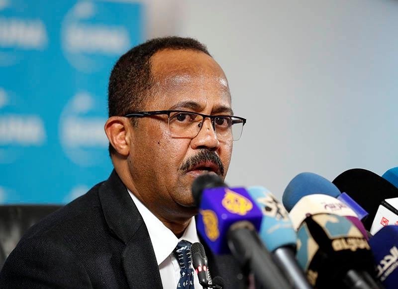 وزير الصحة السوداني أكرم علي التوم