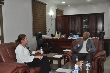 وزير الإعلام السوداني مع سفيرة هولندا بالسودان (سونا)