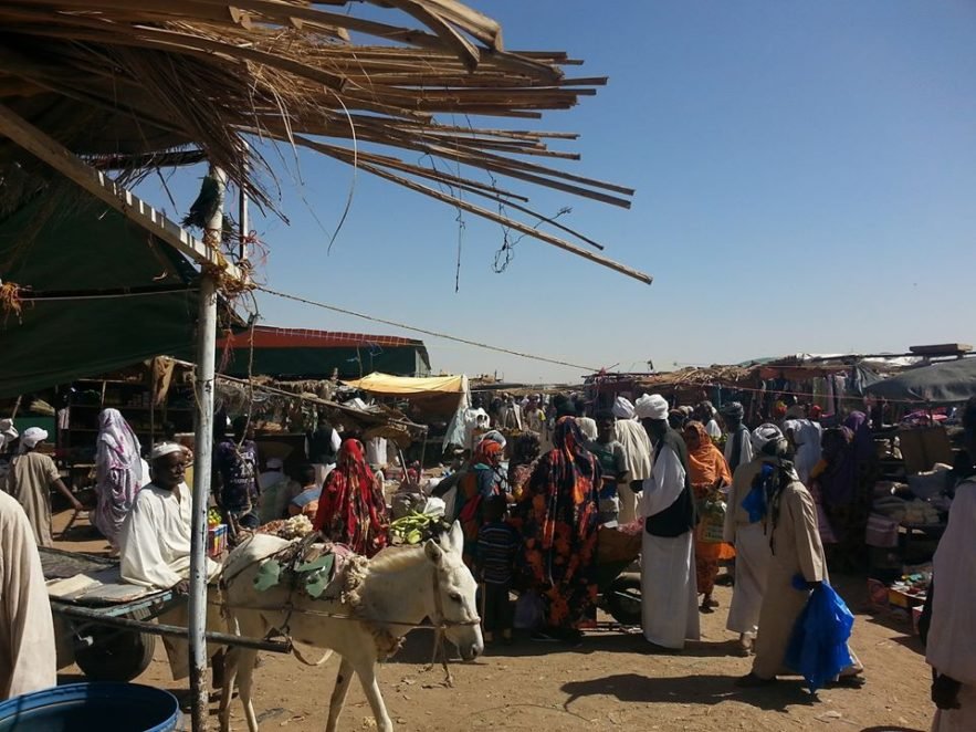 محامي جبال النوبة يدين اشتباكات قبلية بولاية نهر النيل ويطالب بإيقاف ”مسلسل الصراع“ سوق الدامر . صورة (مواقع التواصل الإجتماعي)