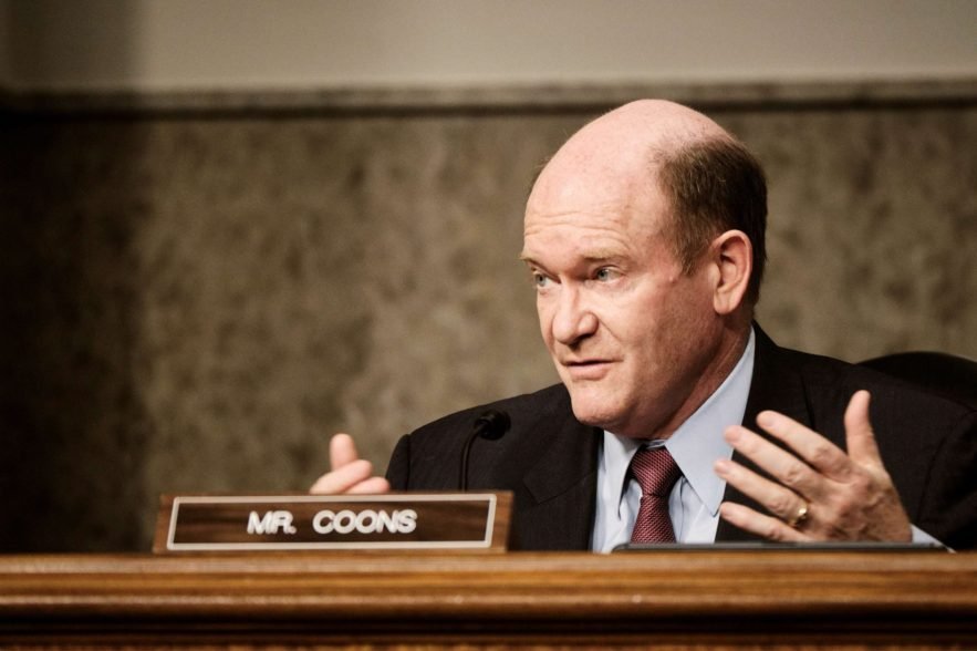 السيناتور الأمريكي الديمقراطي كريس كونز