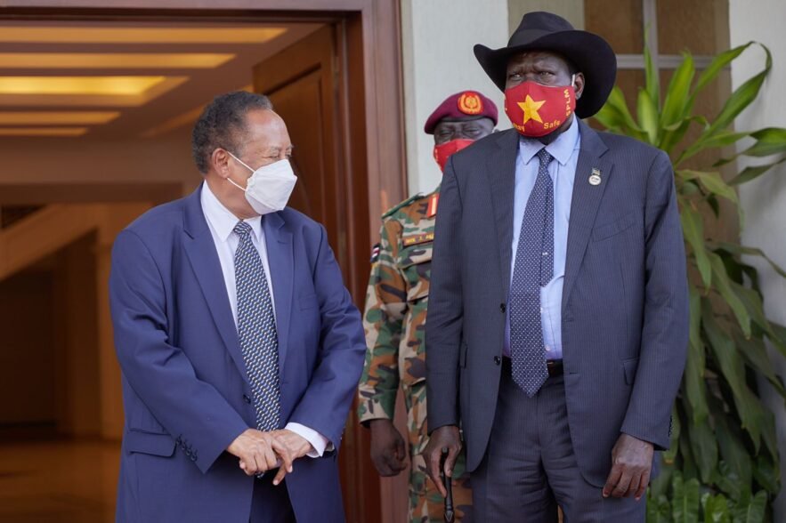 حمودك وسلفاكير يجريان محاثات حول السلام في البلدين والتبادل التجاري