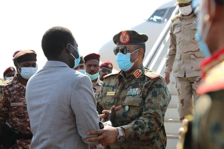 البرهان وحميدتي وأعضاء بالسيادي يصلون الفاشر لعقد اجتماعات مهمة بشأن سير تنفيذ الترتيبات الأمنية