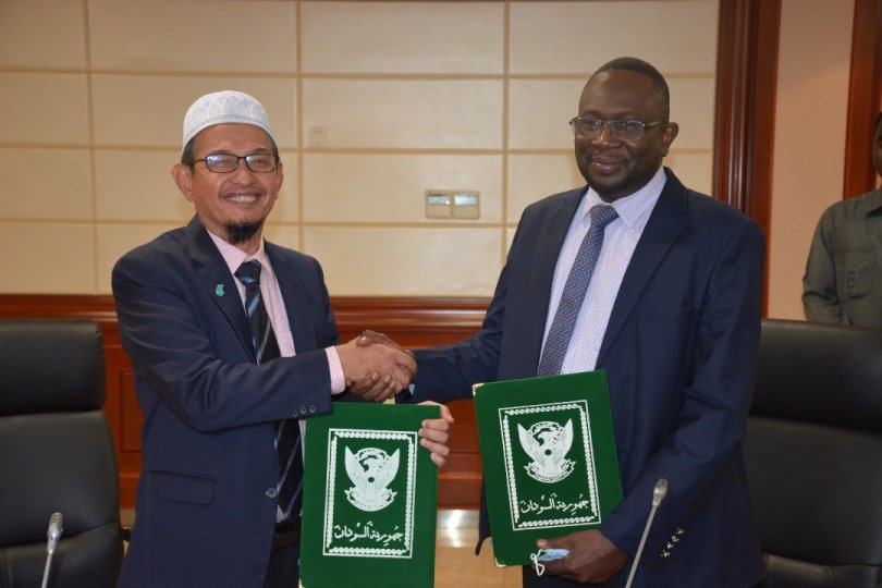 السودان يوقع إتفاقية مع شركات ماليزية وهندية لنقل بترول جنوب السودان