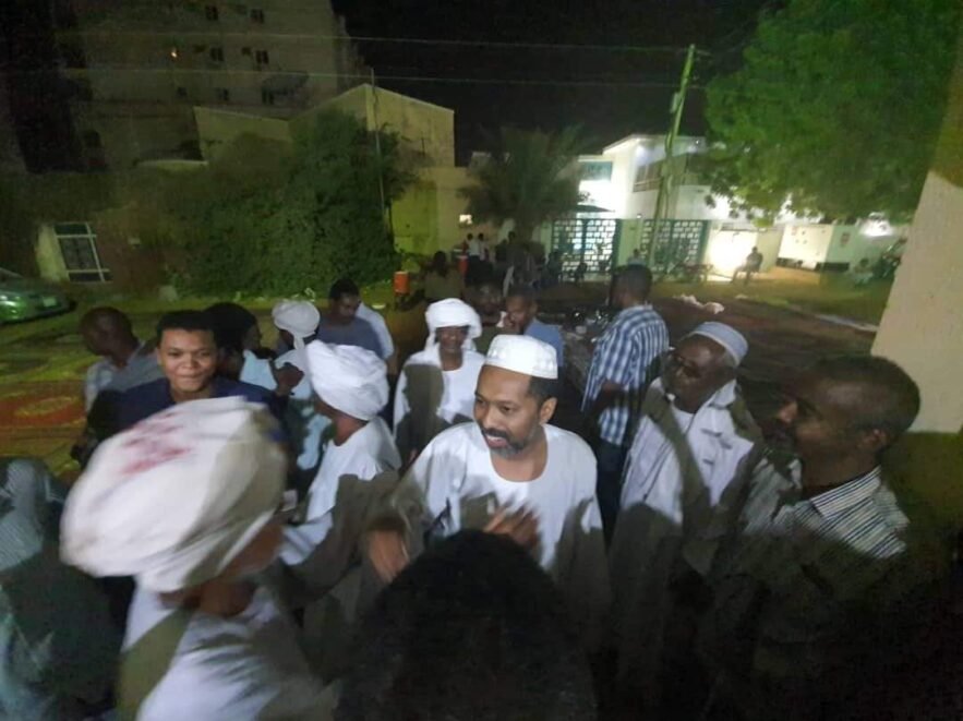 السلطات السودانية تفرج عن وزير مجلس الوزراء السابق خالد عمر