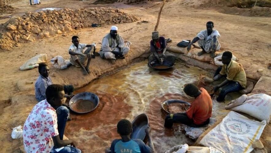 جمعية تنفي العثور على (10) معدنياً مختطوفين بليبيا