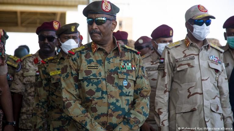 العملية السياسيّة في السودان ما بين طموحات قائد الجيش والدعم السريع