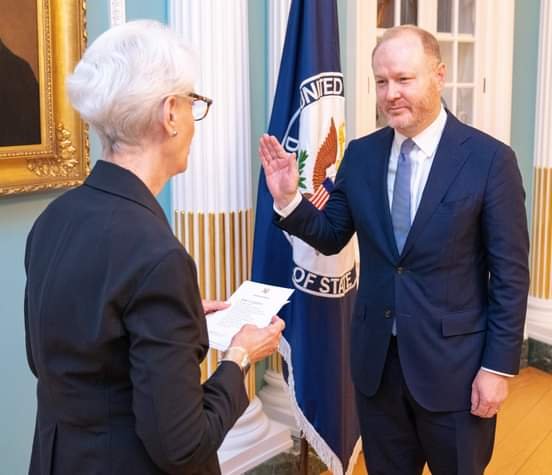 أول سفير أمريكي يصل الخرطوم لتمثيل بلاده منذ أكثر من (20) عاماً