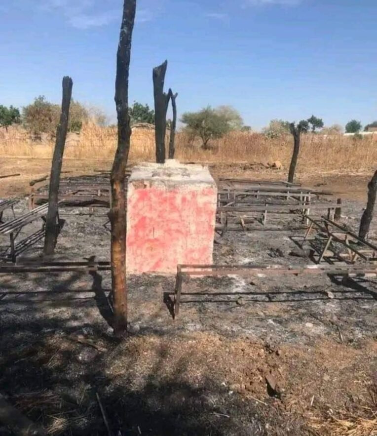 فرد يتبع للجيش السوداني يحرق كنيسة بولاية القضارف