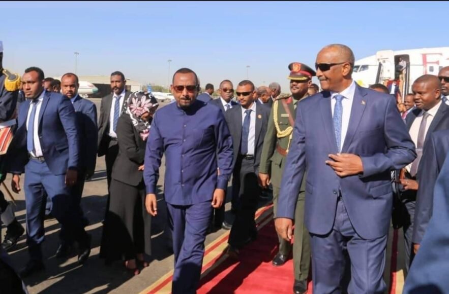 أبي أحمد يجري لقاءات مكثفة مع أطراف الأزمة المستفحلة في السودان