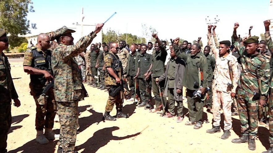 البرهان:المتمردون يطلبون من المنظمات الدعم والإغاثة وهذا لن يكون إلا بعد وقف الحرب