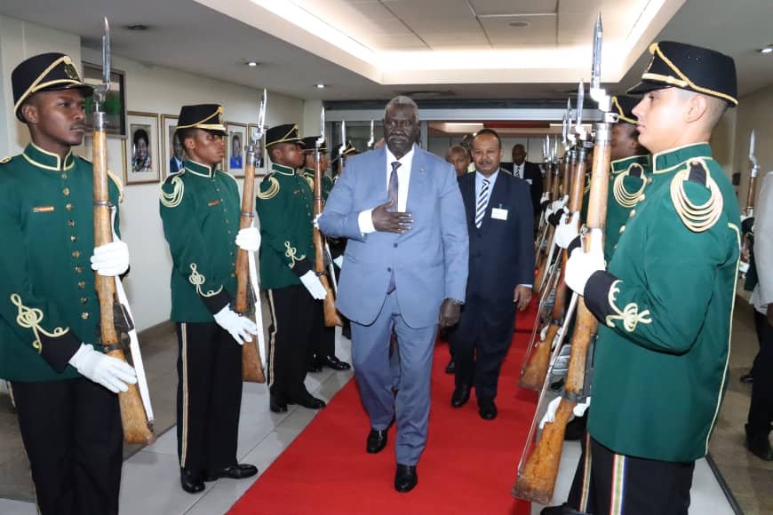 عقار الى جنوب أفريقيا