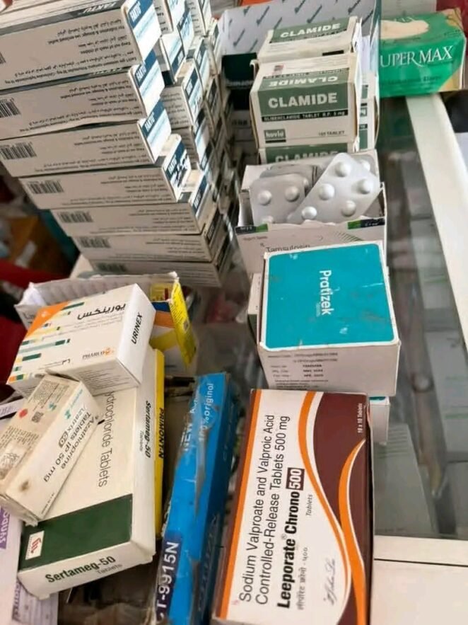 ضبط أدوية مهربة ومنتهية الصلاحية وإغلاق صيدليات مخالفة بسوق القضارف