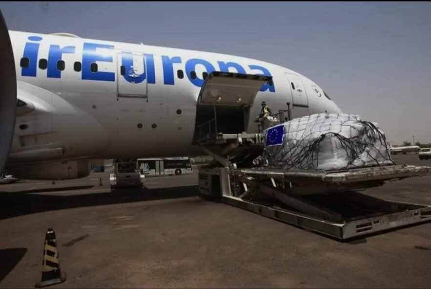 الاتحاد الأوروبي يطلق جسرًا جويًا طارئًا لإيصال مساعدات إنسانية إلى دارفور