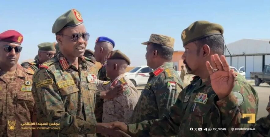 كباشي يتفقد الخطوط الأمامية ويطلع على سير العمليات بمحور الفاو