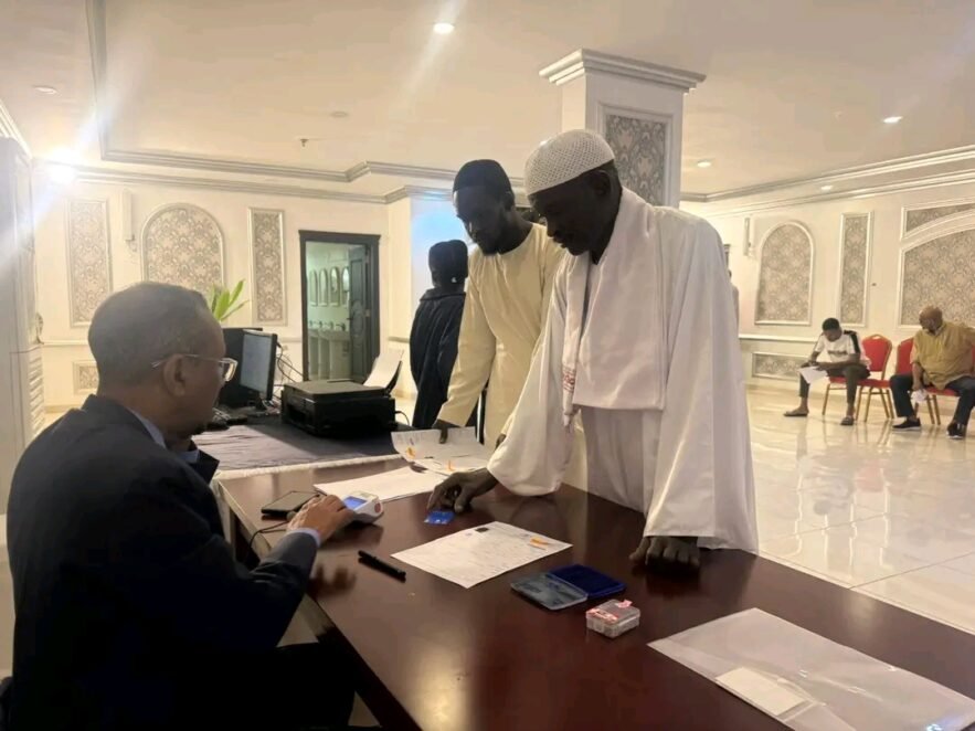 القنصلية السودانية بجدة تستخرج 2998 جوازاً الكترونياً