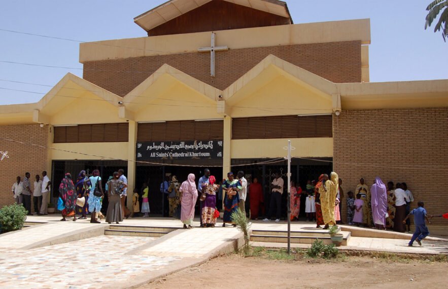 بعد تحويلها لقاعدة عسكرية كاتدرائية الخرطوم تنهض مجدداً