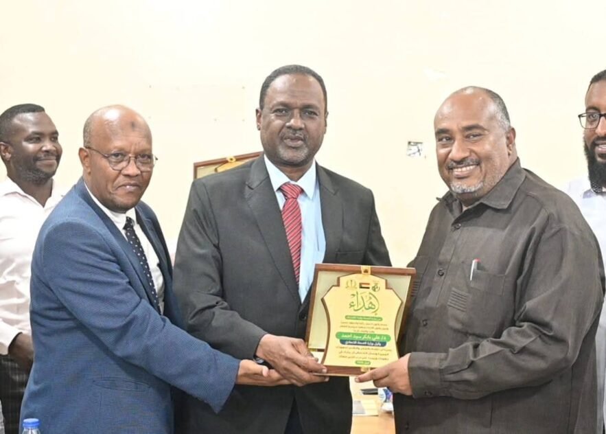 وكيل الصحة الاتحادية يطلق المرحلة الأولى للنموذج الموحد للمستشفيات من القضارف