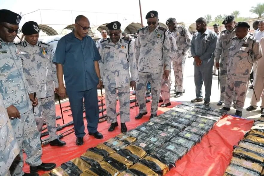 إحباط تهريب شحنة ضخمة من مخدر ”الآيس“ وأسلحة بولاية البحر الأحمر