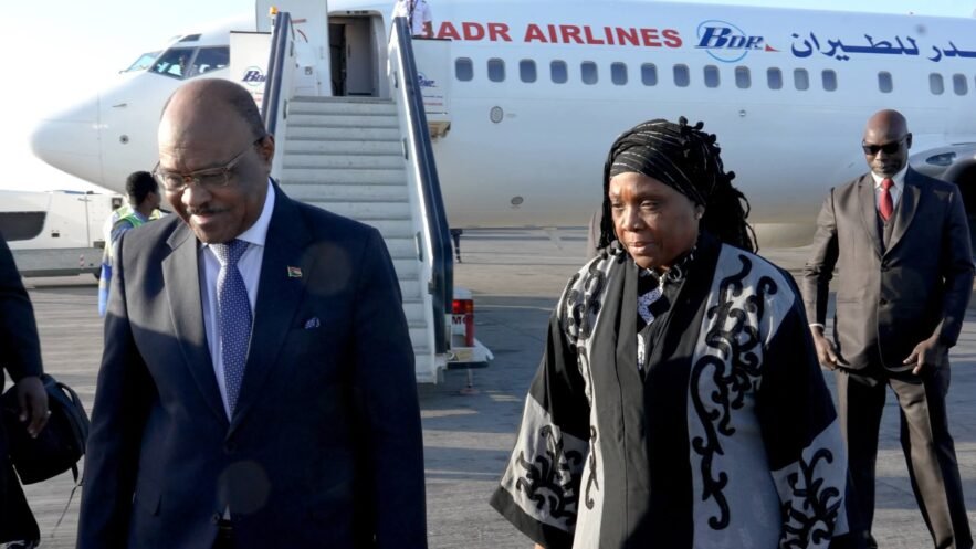 وزيرة خارجية ليبيريا تصل بورتسودان في زيارة تاريخية تعزز التعاون الثنائي