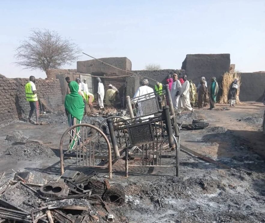 حريق مروع بمركز إيواء في ”كورما“ بشمال دارفور يقضي على 19 منزلاً للنازحين