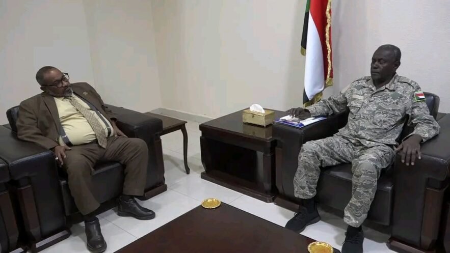 والى الخرطوم يبحث مع ”البنك المركزي“ انطلاق المرحلة الأولى لإحلال العملة بالولاية