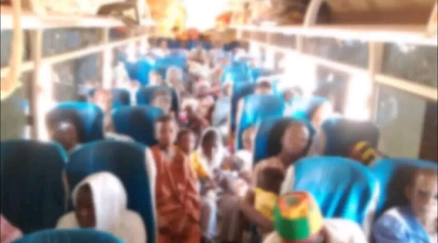 السلطات تُبعد 162 أجنبياً وترحّل 144 لاجئاً من الخرطوم إلى معسكرات اللجوء